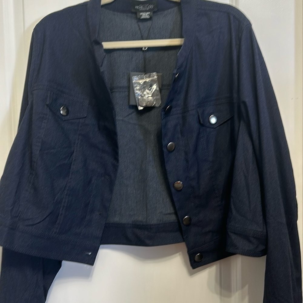 Women’s dark denim cropped button front jacket NWT by Michel. Studio